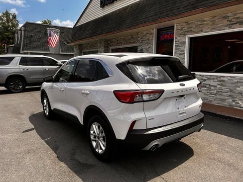 Used 2022 Ford Escape SE FWD image 5