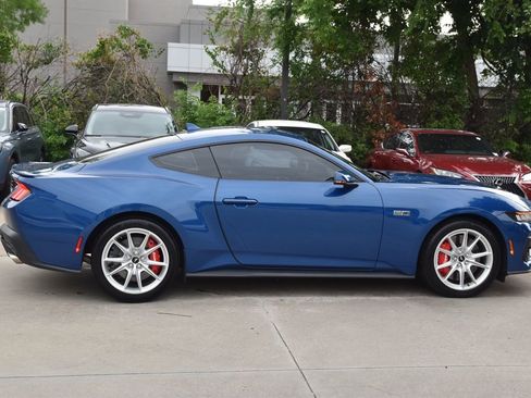 Used 2024 Ford Mustang GT Premium image 6