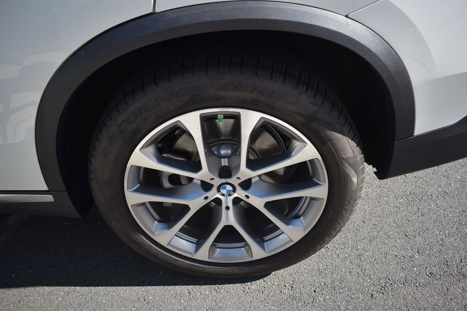 Used 2025 BMW X5 xDrive40i w/ Climate Comfort Package AWD/4WD image 21