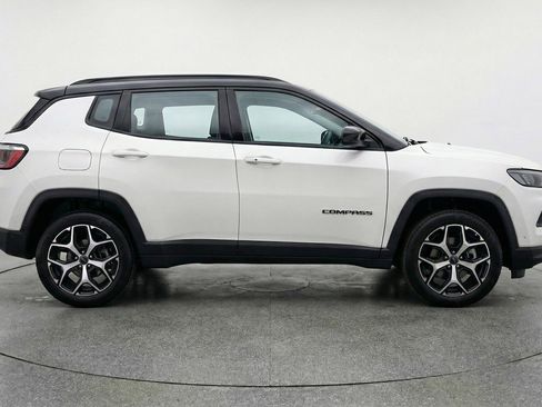 Used 2025 Jeep Compass Limited AWD/4WD image 11