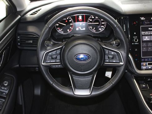Used 2025 Subaru Outback Premium AWD/4WD image 12