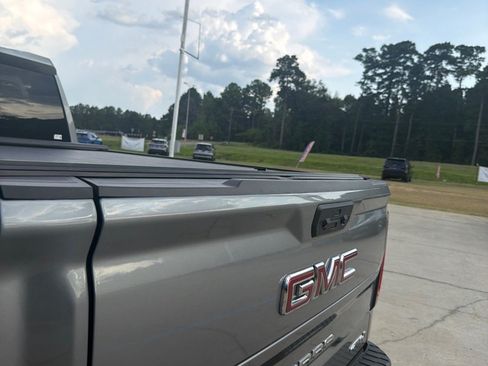 Used 2025 GMC Sierra 1500 AT4 AWD/4WD image 17