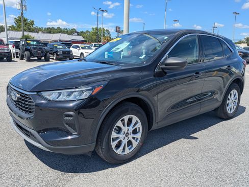 Used 2024 Ford Escape Active w/ Tech Pack #1 AWD/4WD image 8