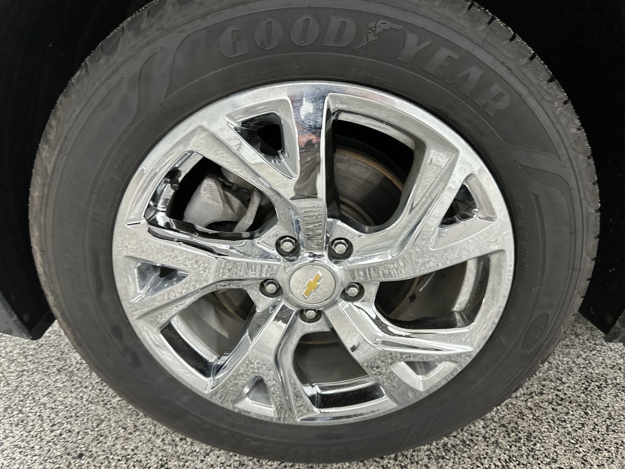 Used 2019 Chevrolet Equinox LT w/ LT True North Edition AWD/4WD image 16