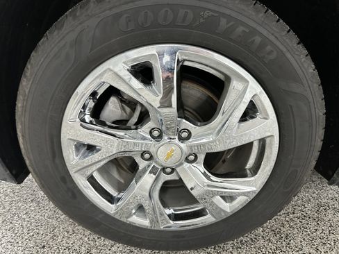 Used 2019 Chevrolet Equinox LT w/ LT True North Edition AWD/4WD image 16