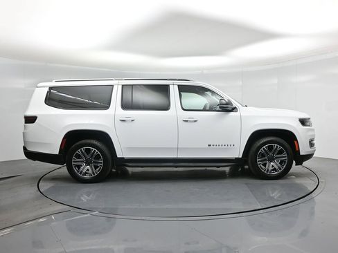 Used 2024 Jeep Wagoneer L Series II image 27