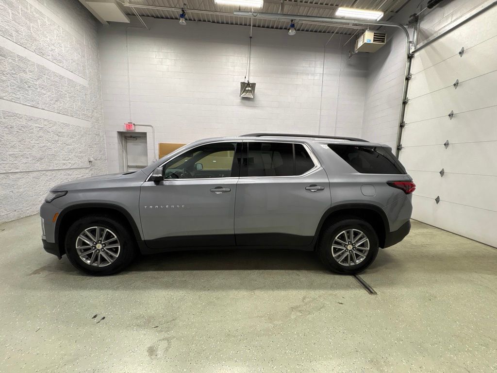 Used 2023 Chevrolet Traverse LT AWD/4WD image 7