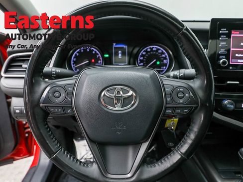 Used 2021 Toyota Camry SE w/ Cold Weather Package image 10