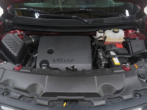 Used 2023 Chevrolet Traverse LT w/ LPO, Floor Liner Package image 31