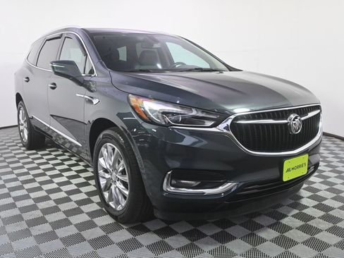 Used 2021 Buick Enclave Essence w/ Sound and Sites Package AWD/4WD image 9