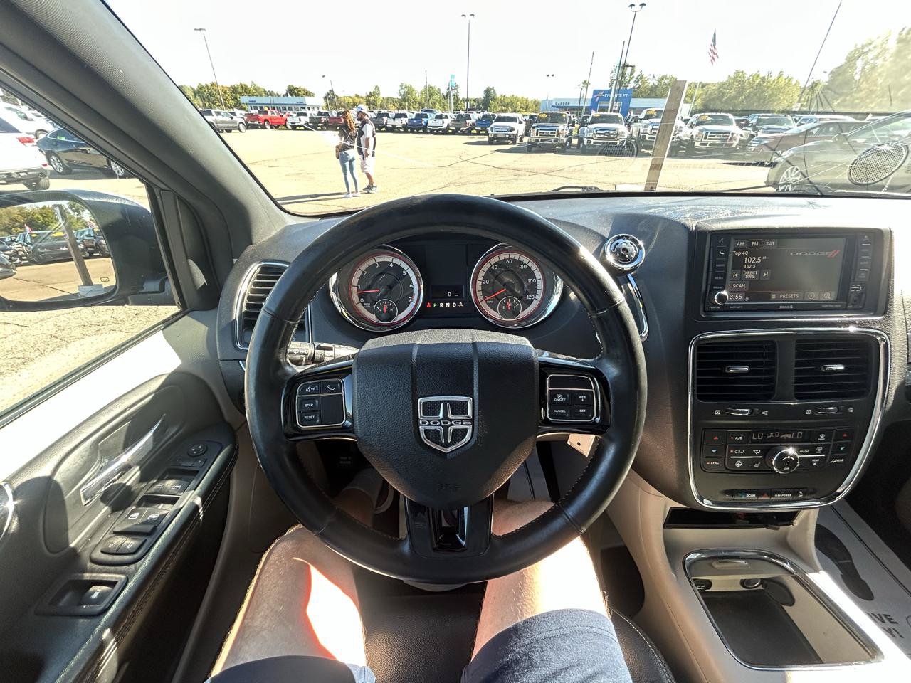 Used 2016 Dodge Grand Caravan SXT FWD image 26