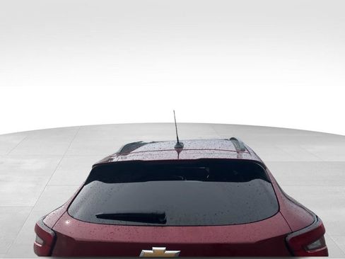 Certified 2025 Chevrolet Trax LT w/ LT Convenience Package FWD image 6
