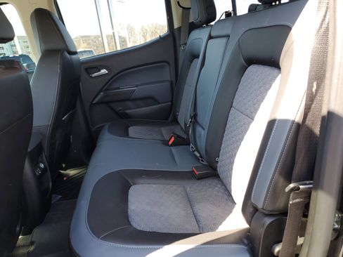 Used 2022 Chevrolet Colorado Z71 w/ Z71 Midnight Edition image 27