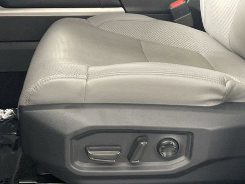 Used 2025 Toyota Tundra Limited AWD/4WD image 20