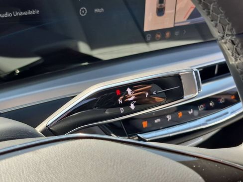 New 2026 Cadillac Lyriq Luxury AWD/4WD image 15