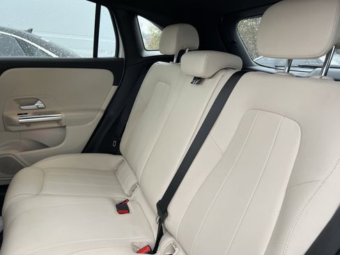 Used 2023 Mercedes-Benz GLA 250 4MATIC image 33