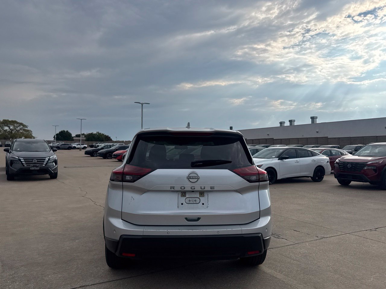 Certified 2025 Nissan Rogue SV FWD image 21