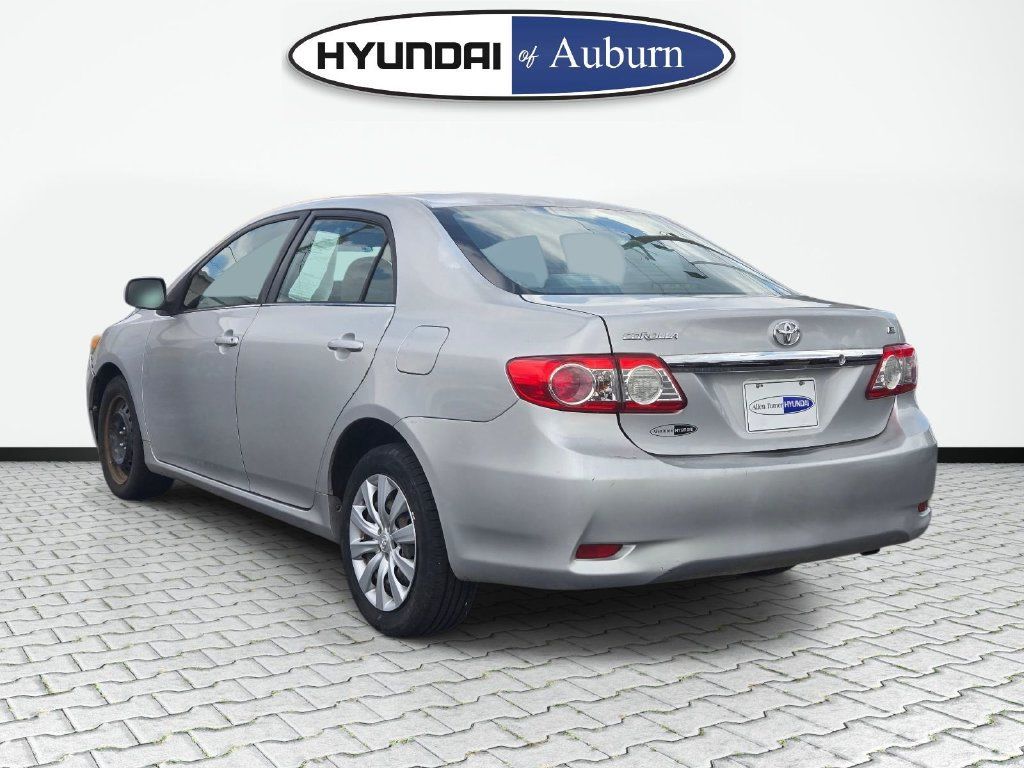 Used 2013 Toyota Corolla LE FWD image 7