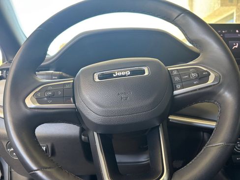 Used 2025 Jeep Compass Limited AWD/4WD image 29