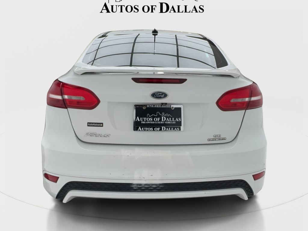 Used 2016 Ford Focus SE w/ SE Sport Package FWD image 8
