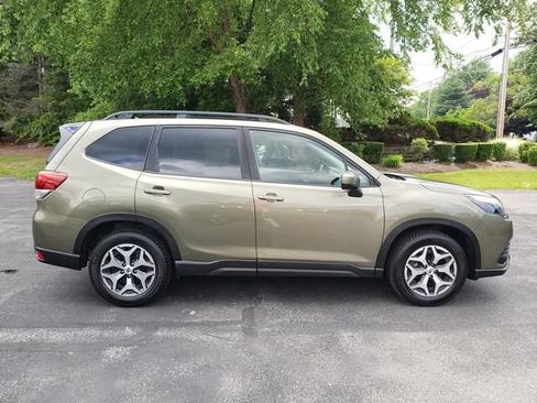 Certified 2024 Subaru Forester Premium AWD/4WD image 2
