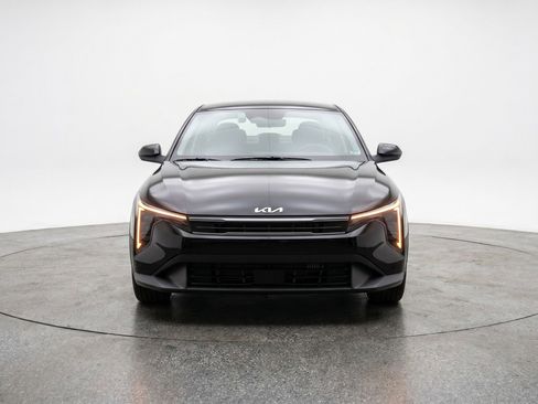 Used 2025 Kia K4 FWD image 2