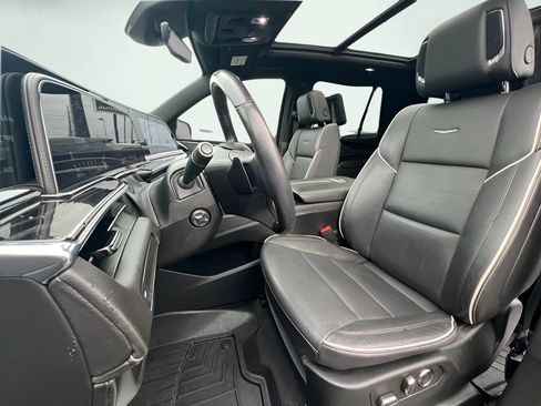 Used 2021 Cadillac Escalade Sport RWD image 17