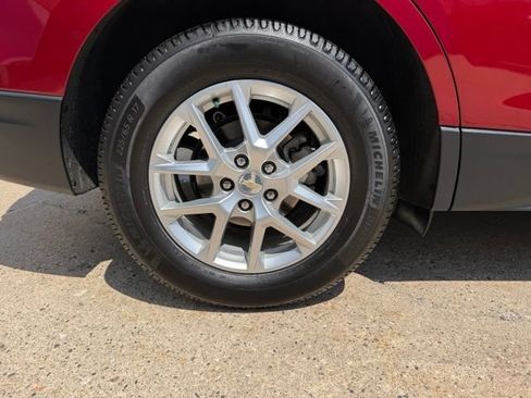 Used 2023 Chevrolet Equinox LT AWD/4WD image 13