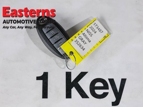 Used 2024 Nissan Altima 2.5 SV FWD image 25