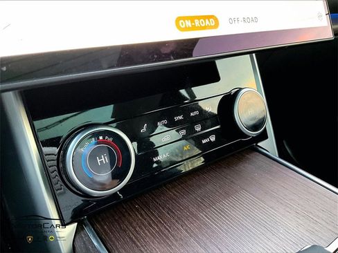 Used 2023 Land Rover Range Rover Autobiography image 28