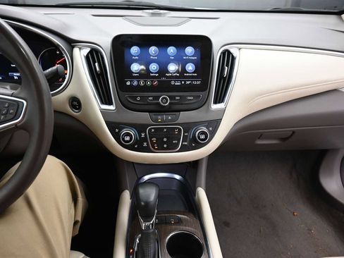 Used 2024 Chevrolet Malibu LT image 12