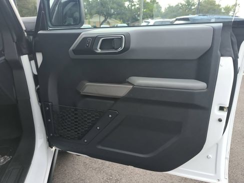 Used 2023 Ford Bronco Black Diamond AWD/4WD image 31