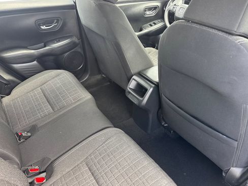 Used 2023 Honda HR-V LX image 29