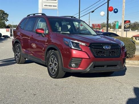 Used 2023 Subaru Forester Premium image 4
