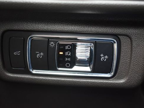 Used 2023 Lincoln Corsair Reserve w/ Equipment Group 201A AWD/4WD image 20