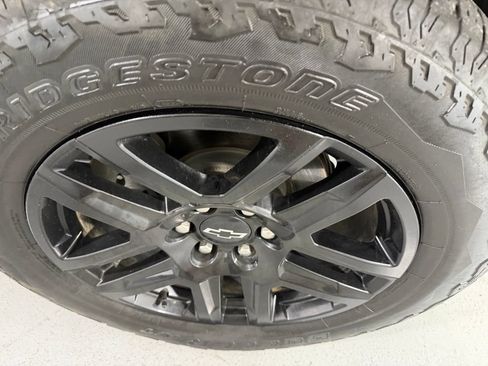 Used 2023 Chevrolet Silverado 1500 LT Trail Boss w/ Protection Package AWD/4WD image 9
