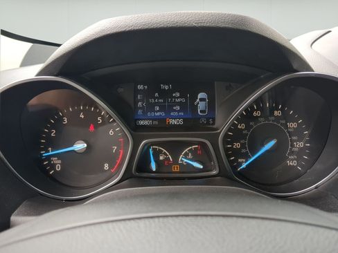 Used 2019 Ford Escape SE FWD image 14