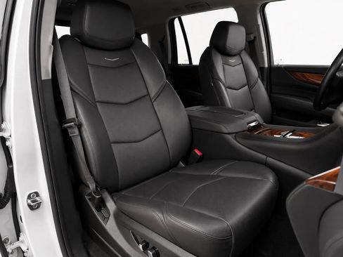 Used 2017 Cadillac Escalade Luxury RWD image 17