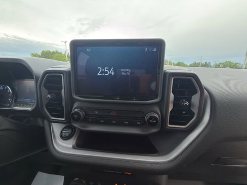 Used 2023 Ford Bronco Sport Outer Banks w/ Tech Package AWD/4WD image 18