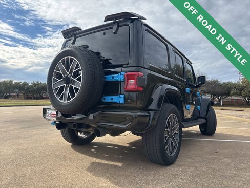 Used 2022 Jeep Wrangler Sahara image 4