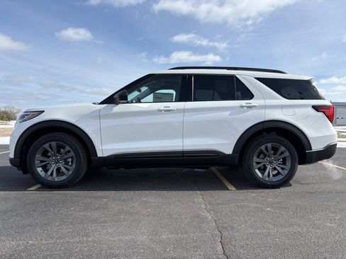 New 2026 Ford Explorer Active image 5