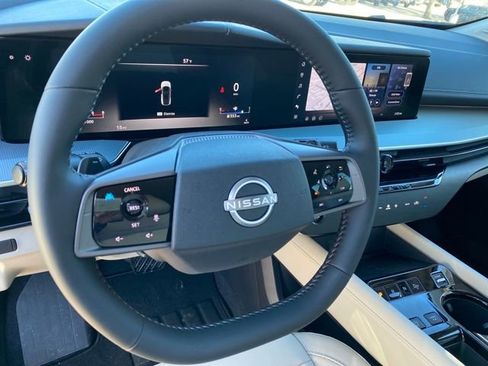 New 2025 Nissan Murano SL image 12