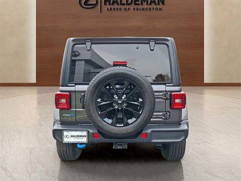 Used 2022 Jeep Wrangler Unlimited Sahara w/ Cold Weather Group image 5