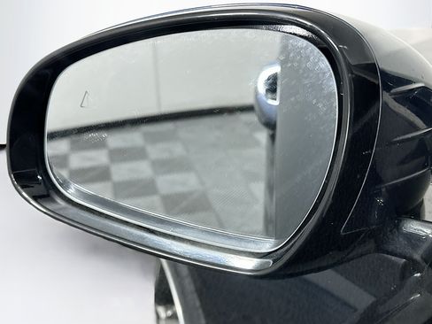 Used 2025 Genesis G70 2.5T RWD image 16