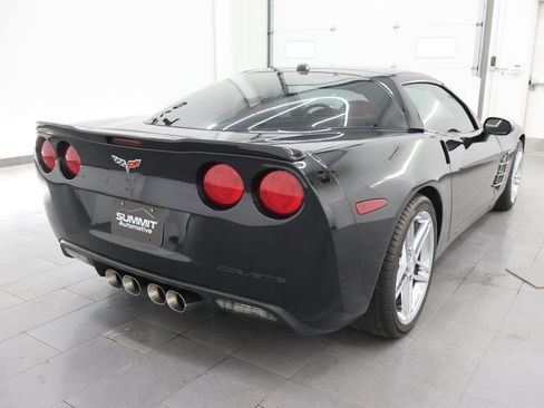 Used 2005 Chevrolet Corvette Coupe w/ Preferred Equipment Group RWD image 5