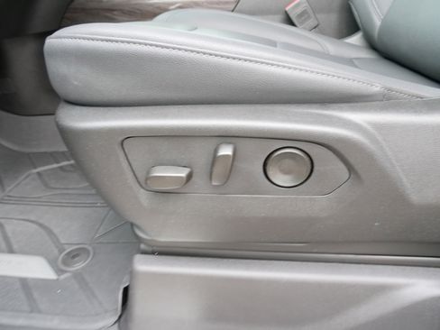 Certified 2024 Chevrolet Silverado 1500 LTZ w/ Technology Package image 17