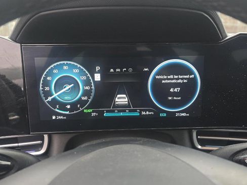 Used 2024 Hyundai Elantra Limited image 8