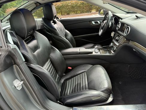 Used 2013 Mercedes-Benz SL 550 image 11
