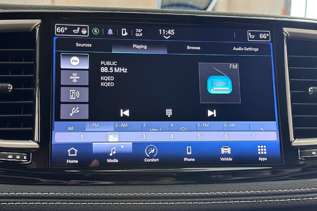 Used 2023 Chrysler Pacifica Touring-L FWD image 22