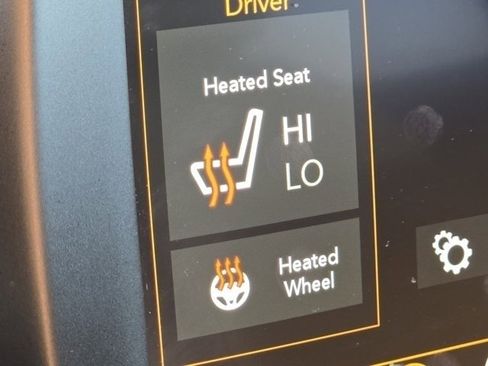 Used 2023 Jeep Renegade Latitude w/ Premium Group image 13